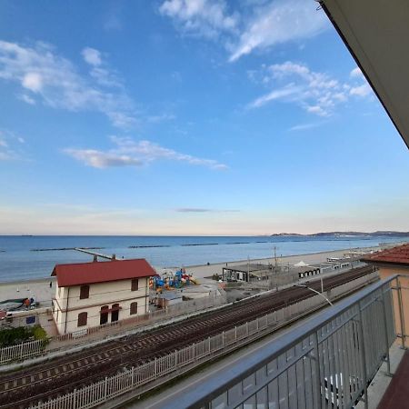 Appartamento Fronte Mare Фальконара-Мариттима Экстерьер фото