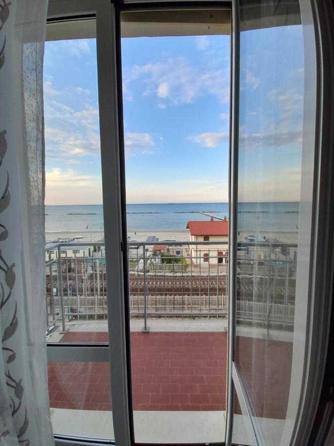 Appartamento Fronte Mare Фальконара-Мариттима Экстерьер фото